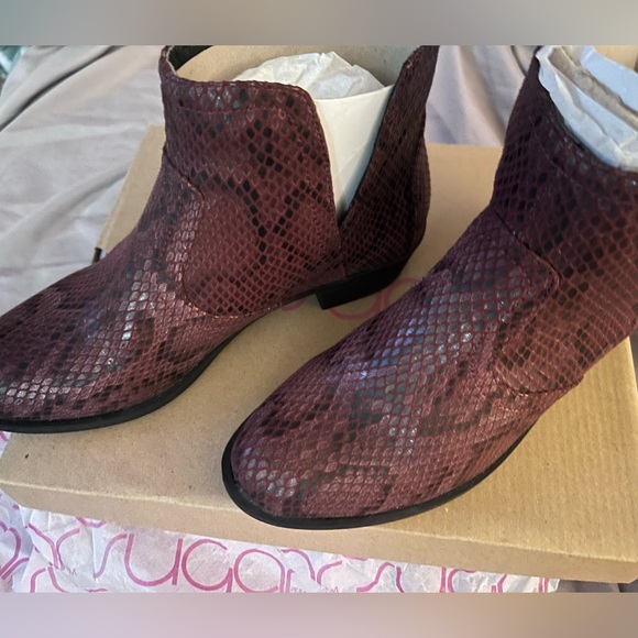 Women's Snakeskin Ankle Boots - size 6 - Picture 1 of 6